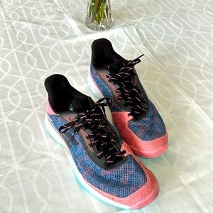 BABOLAT JET TERE PICKLEBALL / TENNIS SHOES